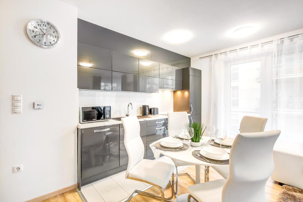 Modern Apartment With Free Garage And Balcony In The Downtown Будапешт Экстерьер фото