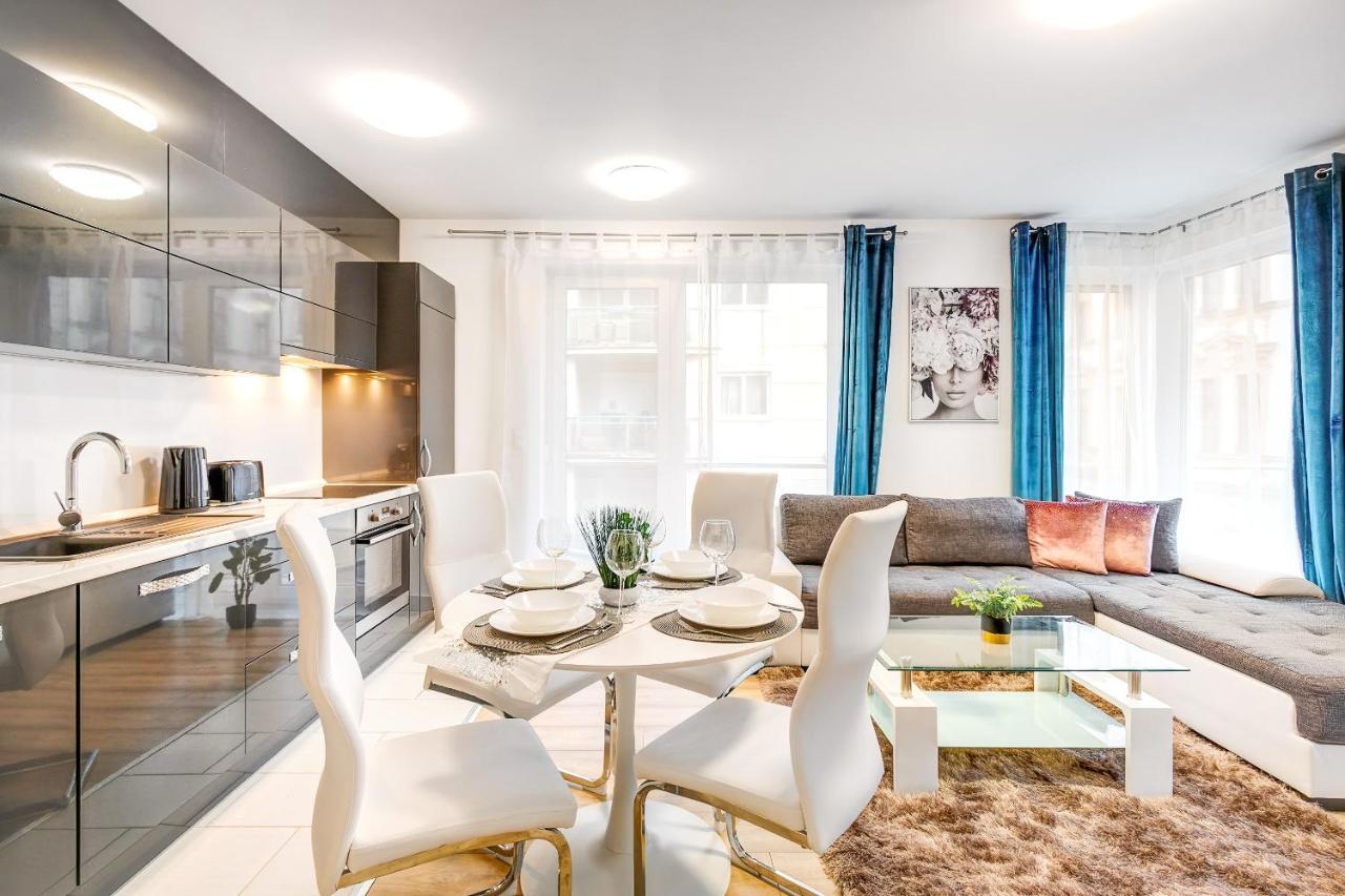 Modern Apartment With Free Garage And Balcony In The Downtown Будапешт Экстерьер фото
